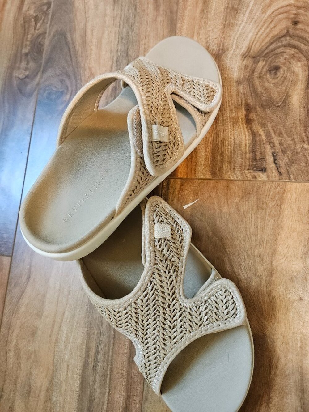 revtalign orthotic sandal size 7  beige  arch support -and-loop closure